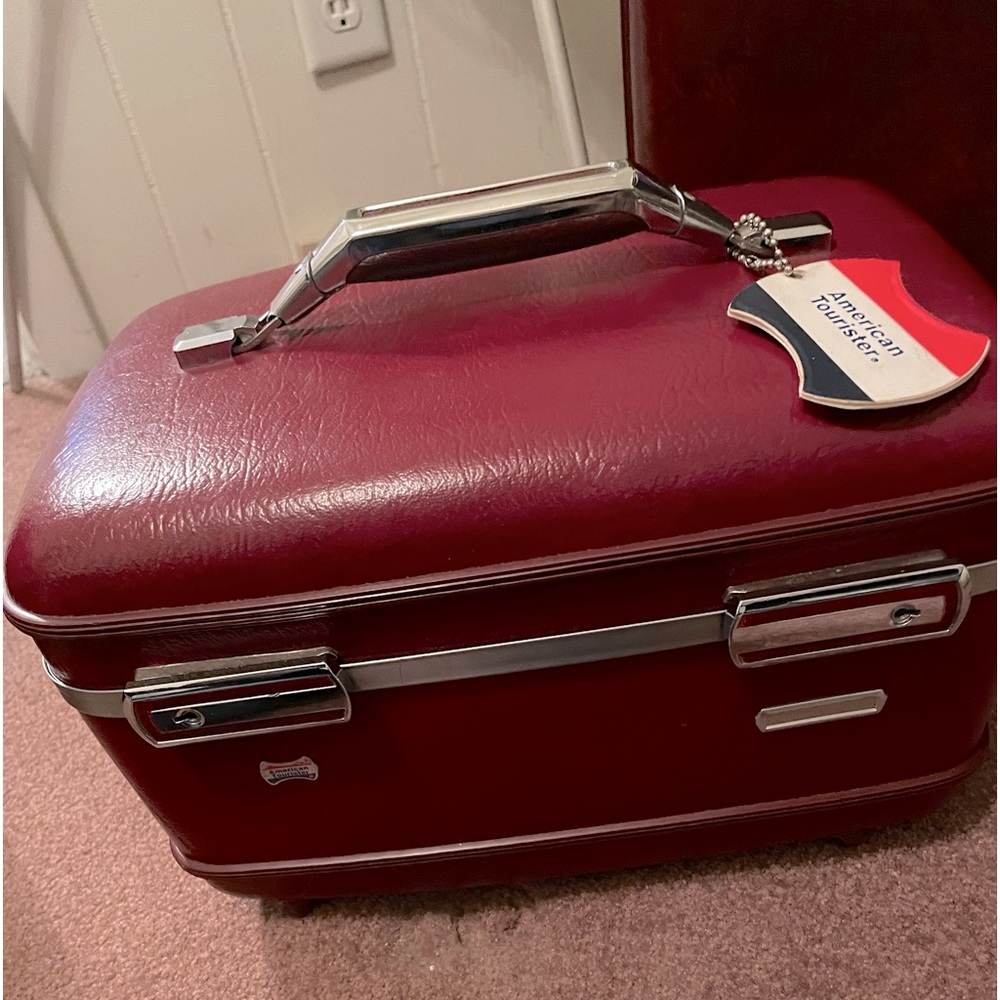 Vintage Samsonite Sentry burgundy suitcase travel luggage